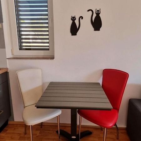 Frida Apartment Pula Luaran gambar