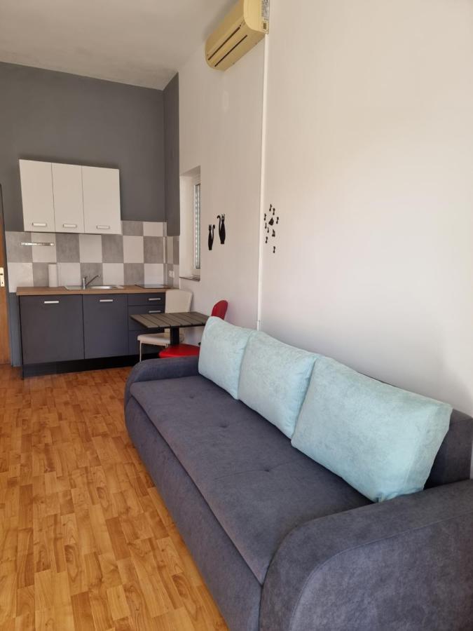 Frida Apartment Pula Luaran gambar